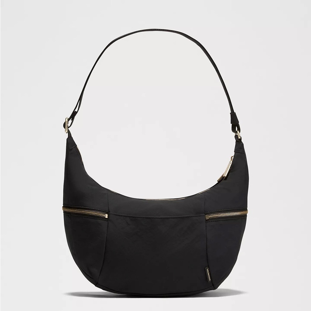 Black LuluLemon with Gold Hardware Women's Shoulder Bag 6L - Picture 2 of 5
